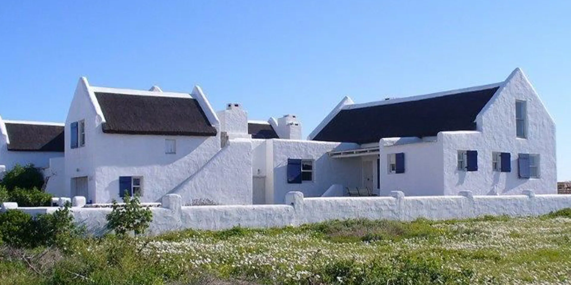 traditional thatch roofs cape town roofing and construction contractors Jacobsbay New Construction